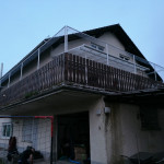 Balkonnetz, Katzen-Schutznetz, Balkonsicherung f&uuml;r gro&szlig;en Balkon am Haus. Sichere Anbringung eines Balkonnetzes durch Firma aus NRW. Katzensicherung f&uuml;r gro&szlig;en Balkon und Terrasse